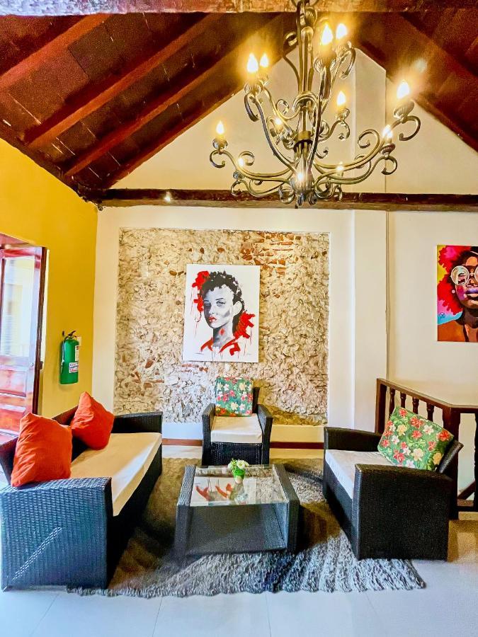 Pensión Art Gallery *